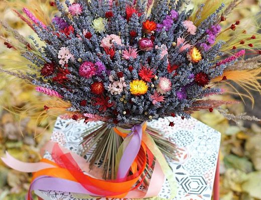 215b7d5d1ddbc8786006e088fbdc28b9 Описание букета из сухоцветов.
