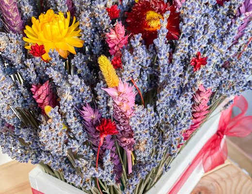 4deea0a9edae45b3c727c27bd384f801 Состав и описание композиции из сухоцветов.