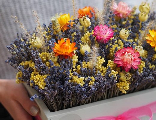 38ed931a0e648c96b10744bdbe5631c2 Описание композиции из сухоцветов.