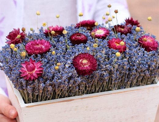 48c956bbc47d845cb8e198da1e5d390c Описание и размеры композиции из сухоцветов.