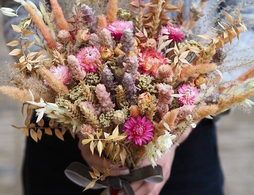 ed66653155221d6ec3be31e4bf3ca376 Описание и размеры букета из сухоцветов.