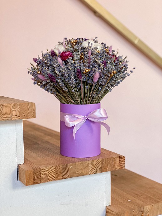 Фото композиции из сухоцветов в интерьер. 