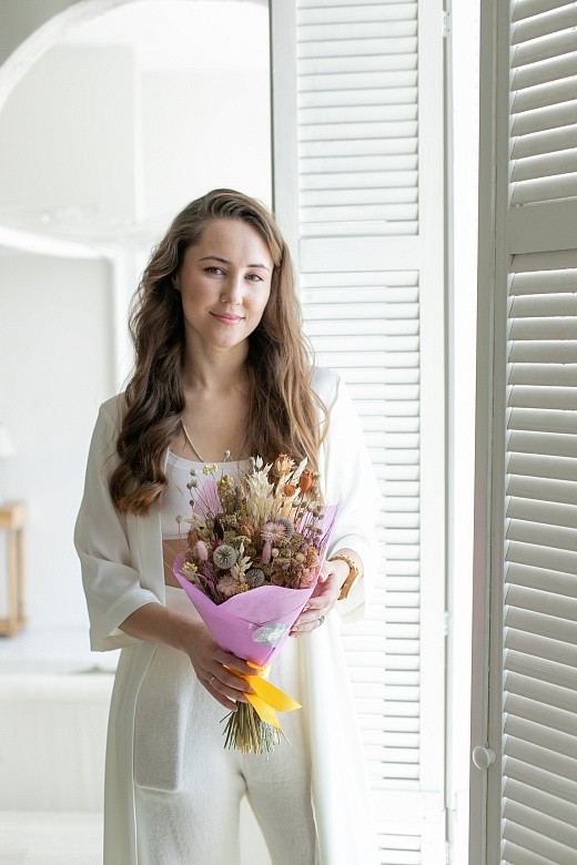 Фото нежного букета из сухоцветов ко дню учителя. 