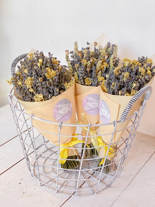 Фото букета из сухоцветов в интерьер. 