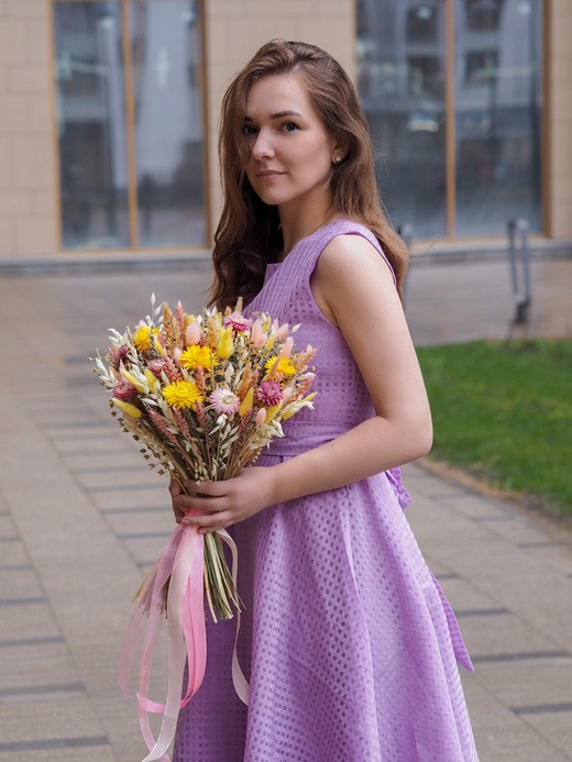 Фото яркого букета из сухоцветов в подарок. 