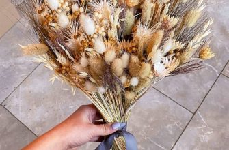 a57cdd1012d8f4ce4991556e756c221f Лавандовое молочко для тела с приятной, тающей текстурой на основе лаванды, собранной на нашей Лавандовой ферме, и питательных масел. Его задача ­– быстро восстановить, увлажнить кожу. Нежный аромат лаванды поможет быстро настроиться на ночной сон или умиротворённое начало дня.