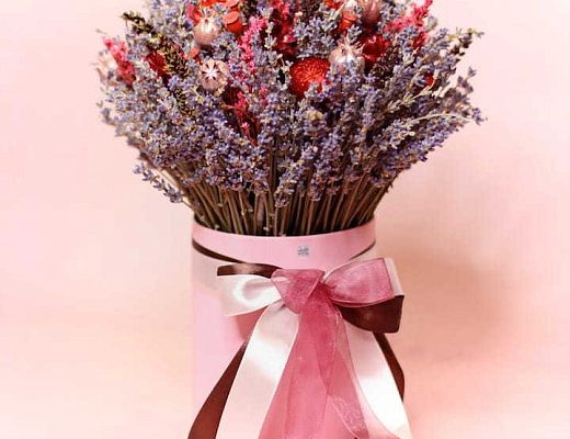 ec6c03b6d97fcf914bc796e43a7e814c 1 Описание и размеры композиции из сухоцветов.