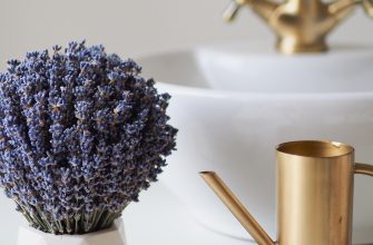 Фото флористическая лаванда в кашпо в интерьере