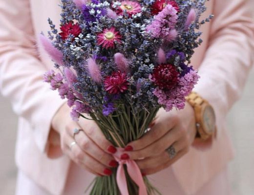 1f01244ef2be6bf568cfa5fe90b01988 Описание и размеры раскидистого букета из сухоцветов.