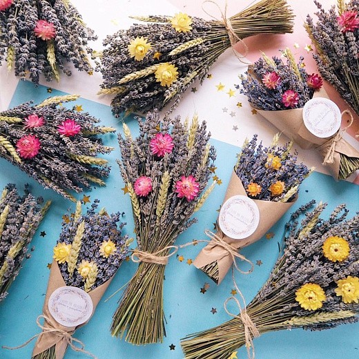 Фото нежного букета из сухоцветов для вазы. 