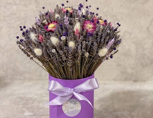 e8a2f2b05b7fbc6e684cc46467b6e758 Описание и размеры композиции из сухоцветов.