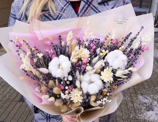 43822f760ab115ad48221b1ce85d7713 Описание яркого букета из сухоцветов.