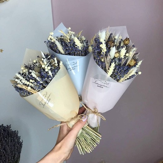 Фото ароматного букета из сухоцветов для вазы в интерьер. 